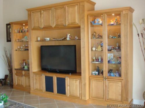 Custom-Wall-Units-and-Entertainment-Centers-1024x767